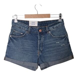 H&M Boyfriend Denim Shorts Women’s Size 2 Blue Loose Fit Button Fly NWT